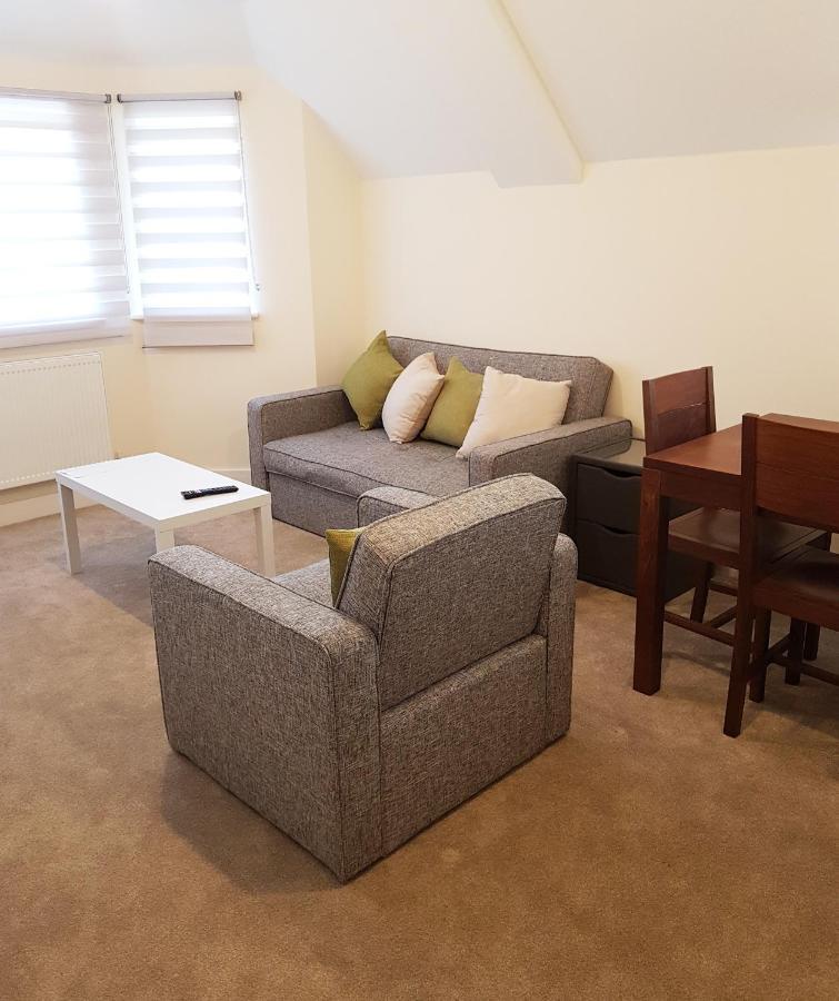 Ybc Court, Aldershot Appartement Buitenkant foto