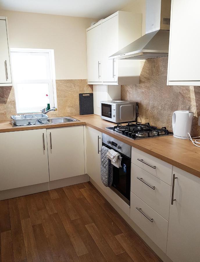 Ybc Court, Aldershot Appartement Buitenkant foto
