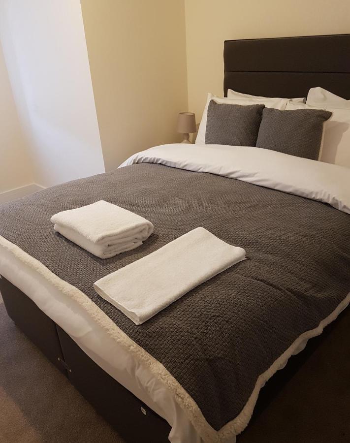 Ybc Court, Aldershot Appartement Buitenkant foto