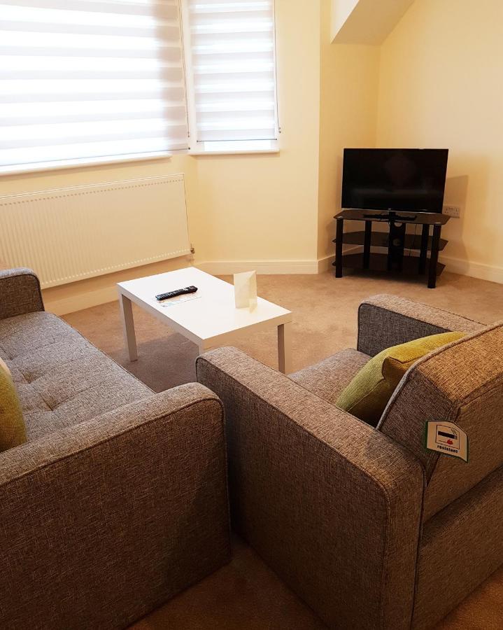 Ybc Court, Aldershot Appartement Buitenkant foto