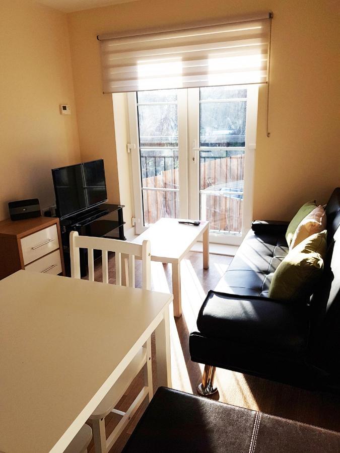 Ybc Court, Aldershot Appartement Buitenkant foto