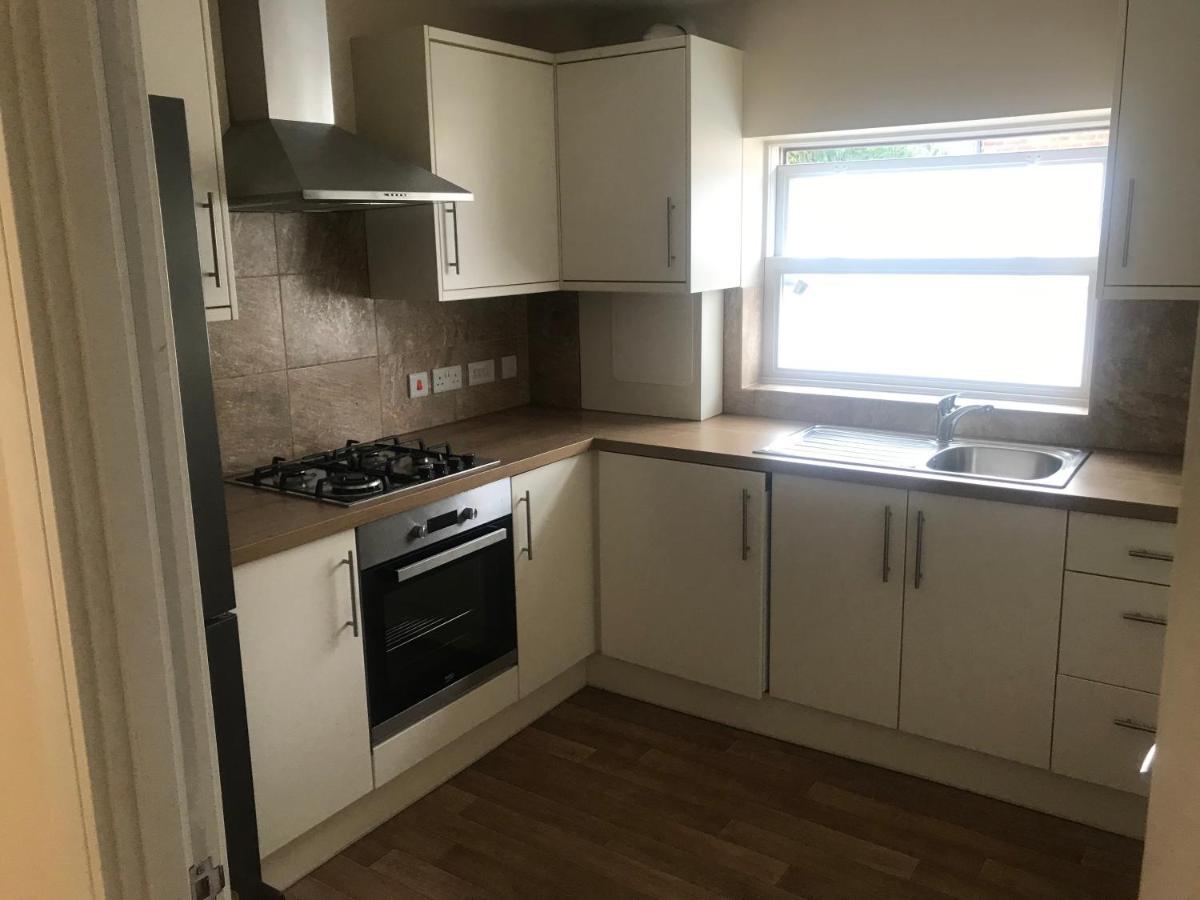 Ybc Court, Aldershot Appartement Buitenkant foto