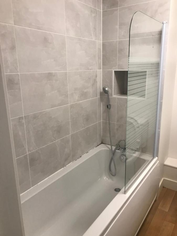 Ybc Court, Aldershot Appartement Buitenkant foto