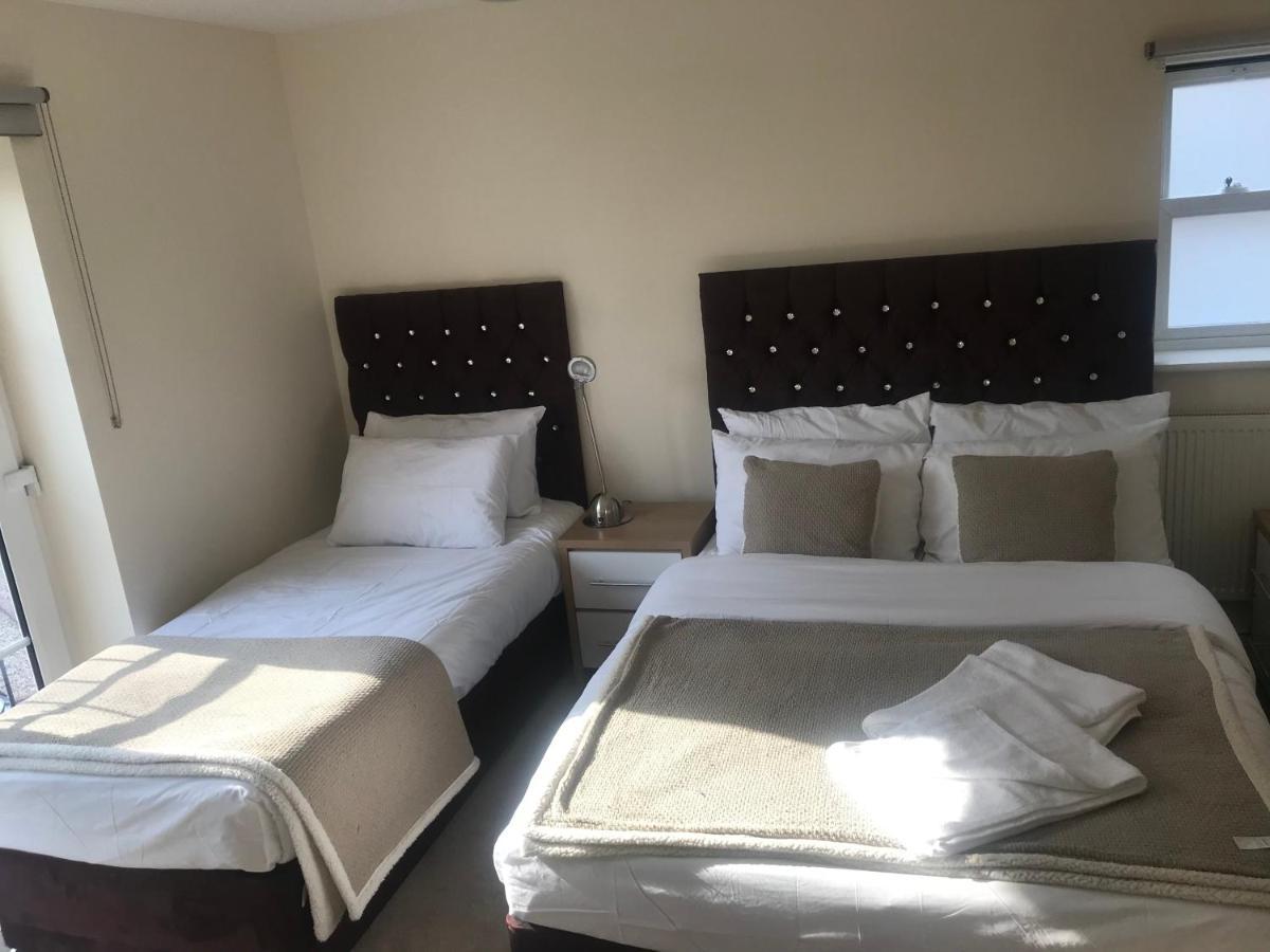 Ybc Court, Aldershot Appartement Buitenkant foto