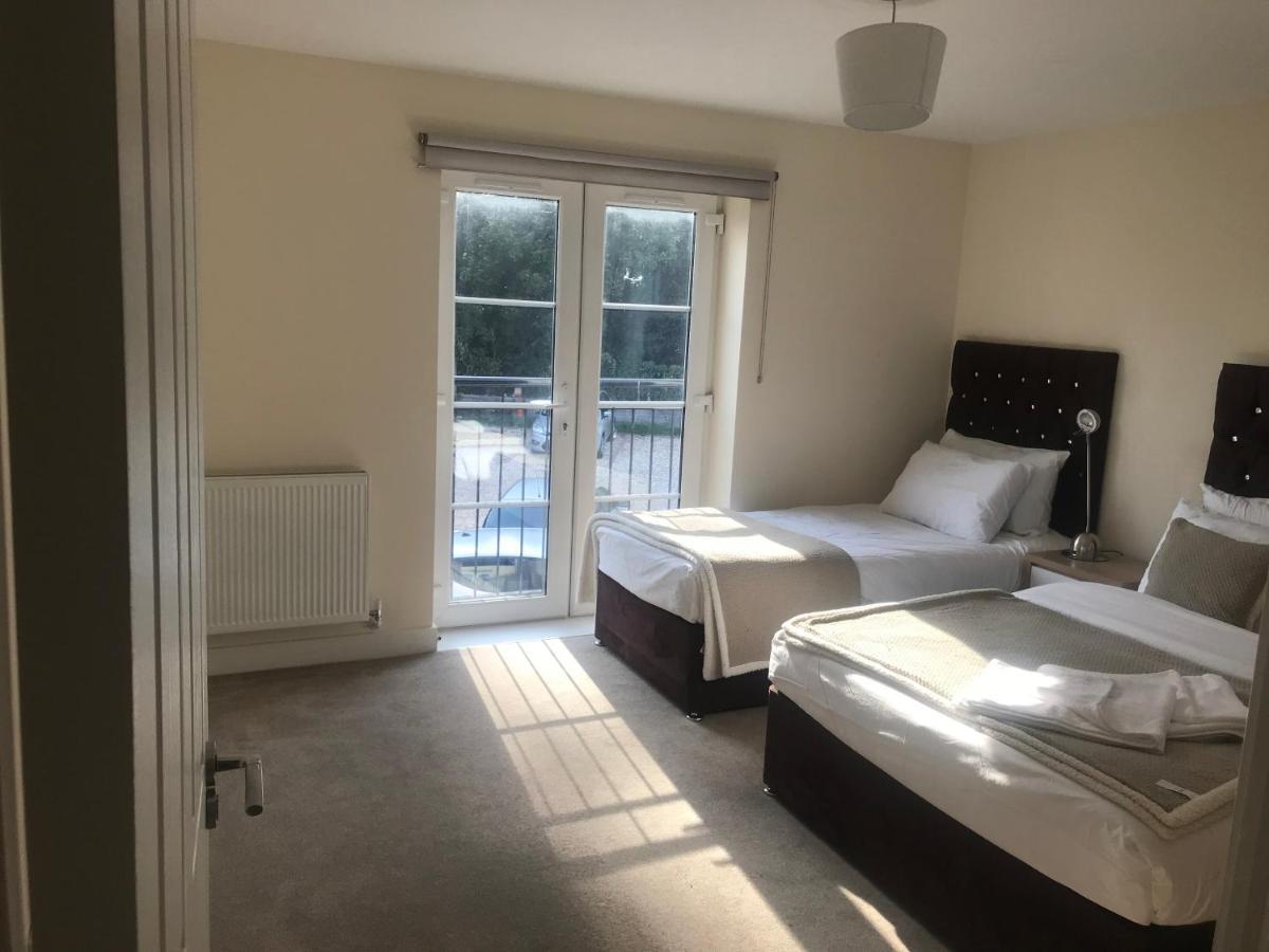 Ybc Court, Aldershot Appartement Buitenkant foto