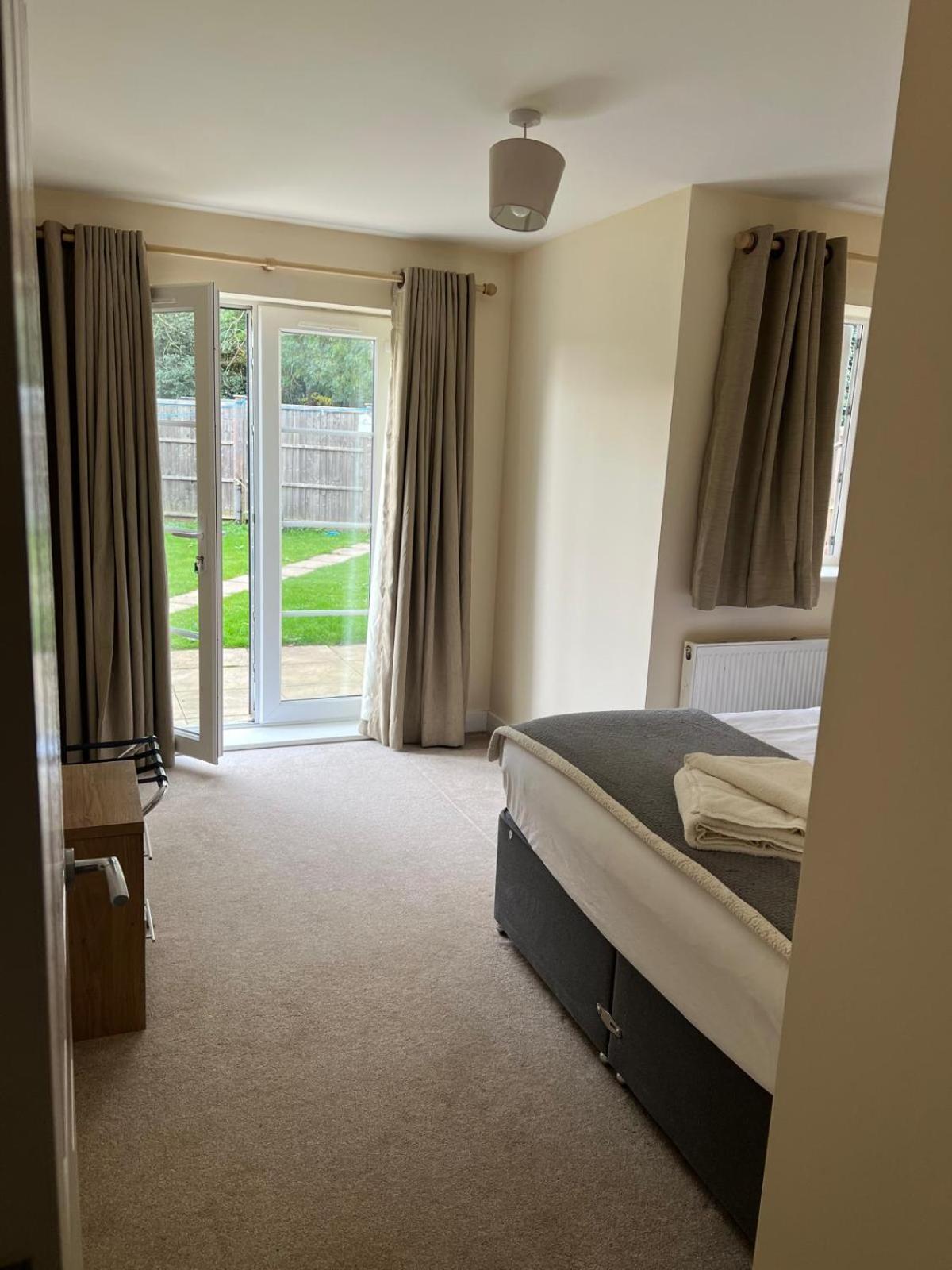 Ybc Court, Aldershot Appartement Buitenkant foto